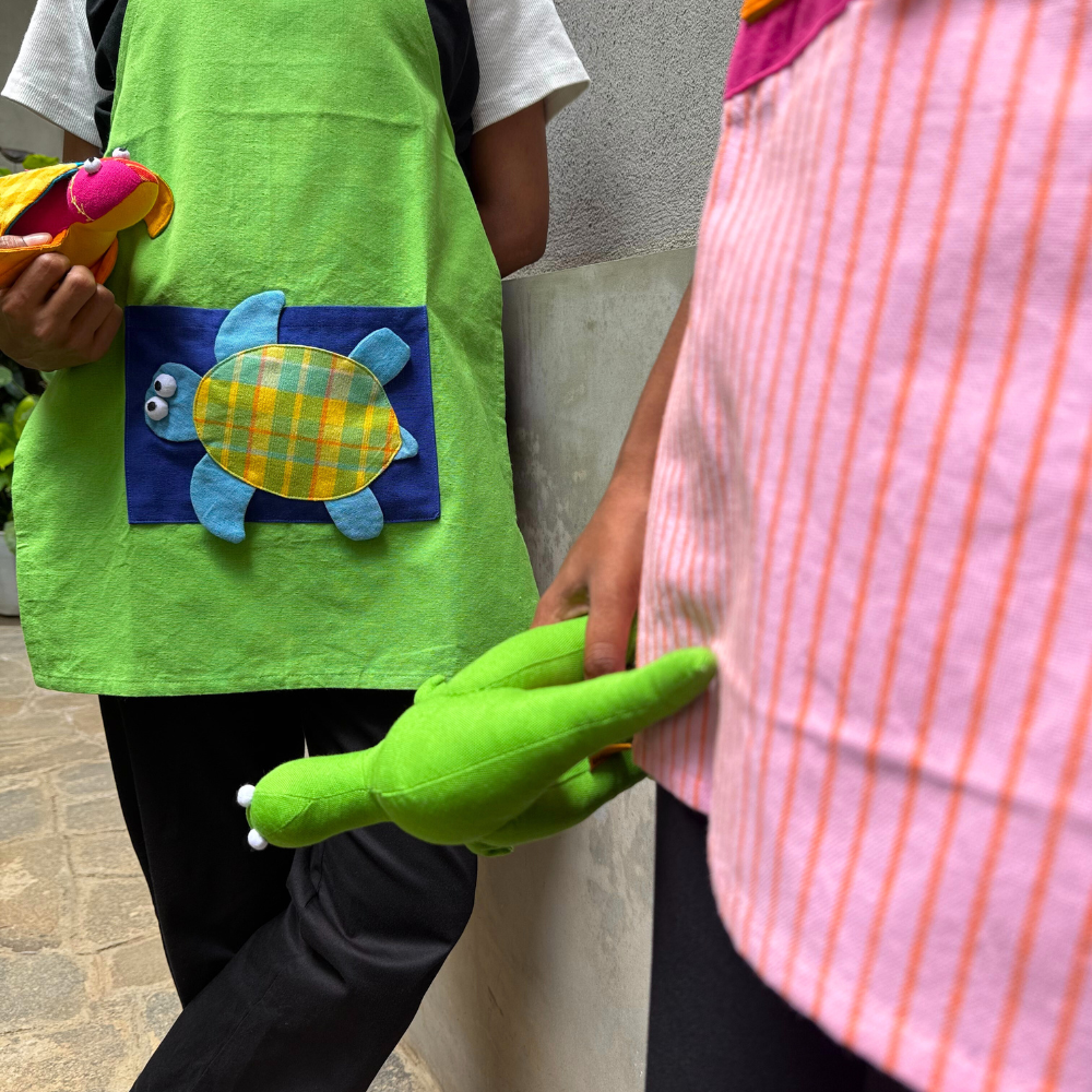 Green Turtle Apron