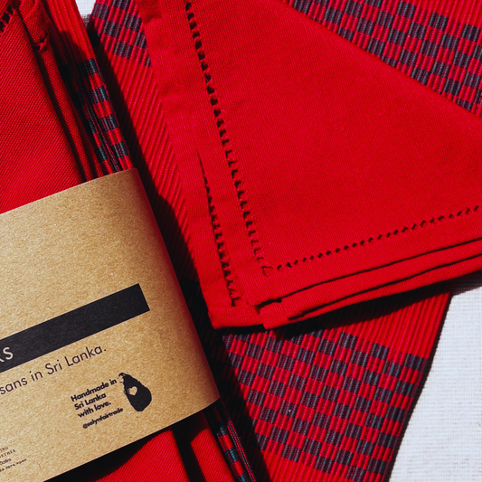 Red Table Mat & Napkin Set-6 Seater